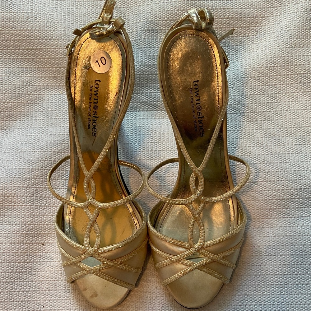 Elegant Champagne Gold Women's Heels